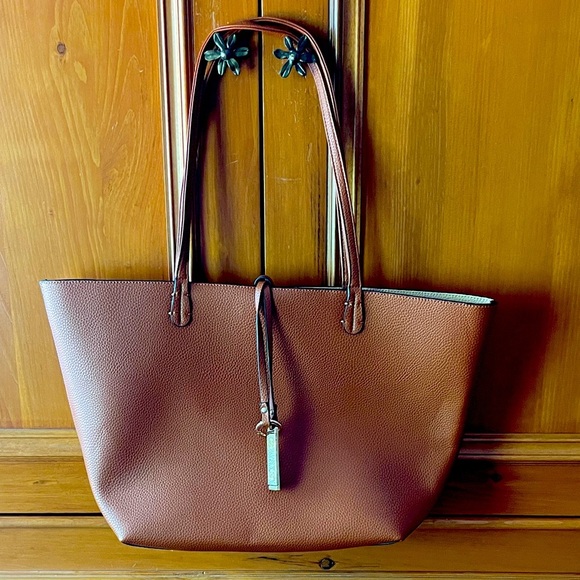BRAND NEW Elegant Brown Buttery-Soft Tote Bag - advertised as Leather in Store - Picture 2 of 12
